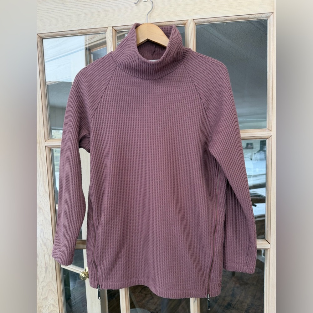 LL Bean Mauve Turtleneck Fleece Sweater (Size M)